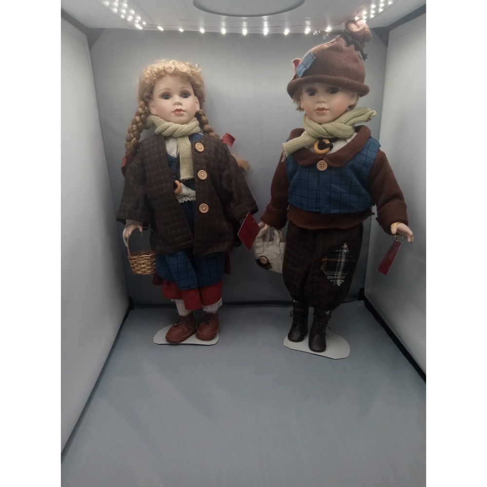 Vintage Camelot Collection Kirstin&Todd Doll 18" Porcelain Missing Hat.